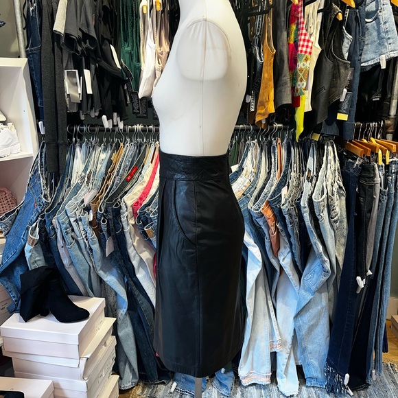 Vintage 90s quilted leather pencil high waist mini skirt - Picture 4 of 4